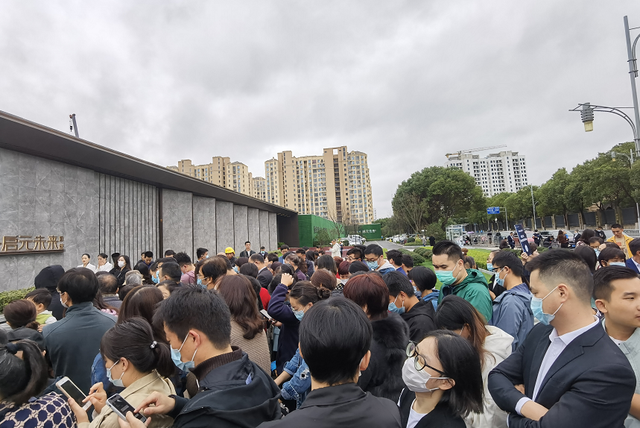 今天，蘇州5家純新盤冒雨公開售樓處